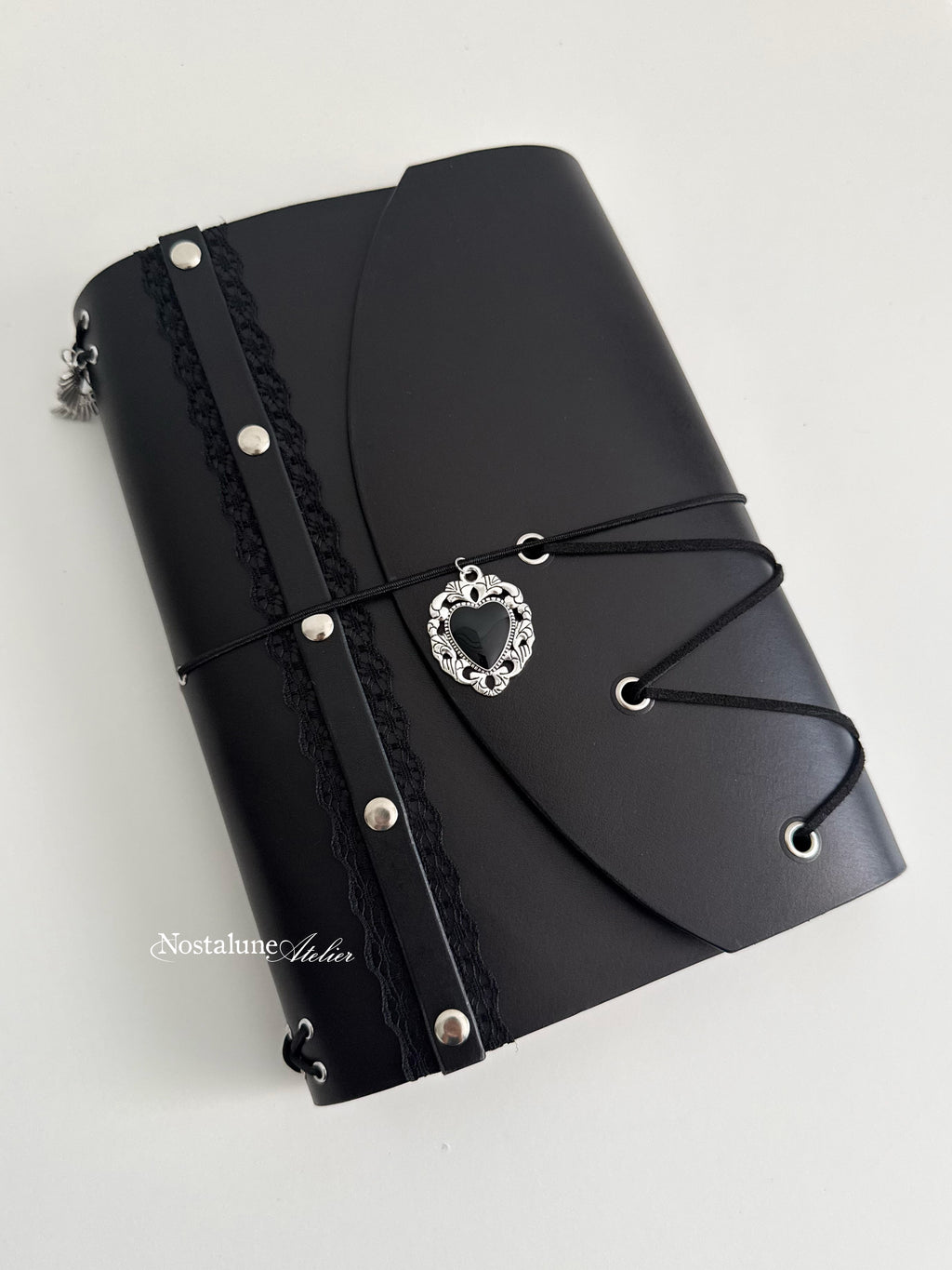 A5 SIZE - Noir (with Pockets)