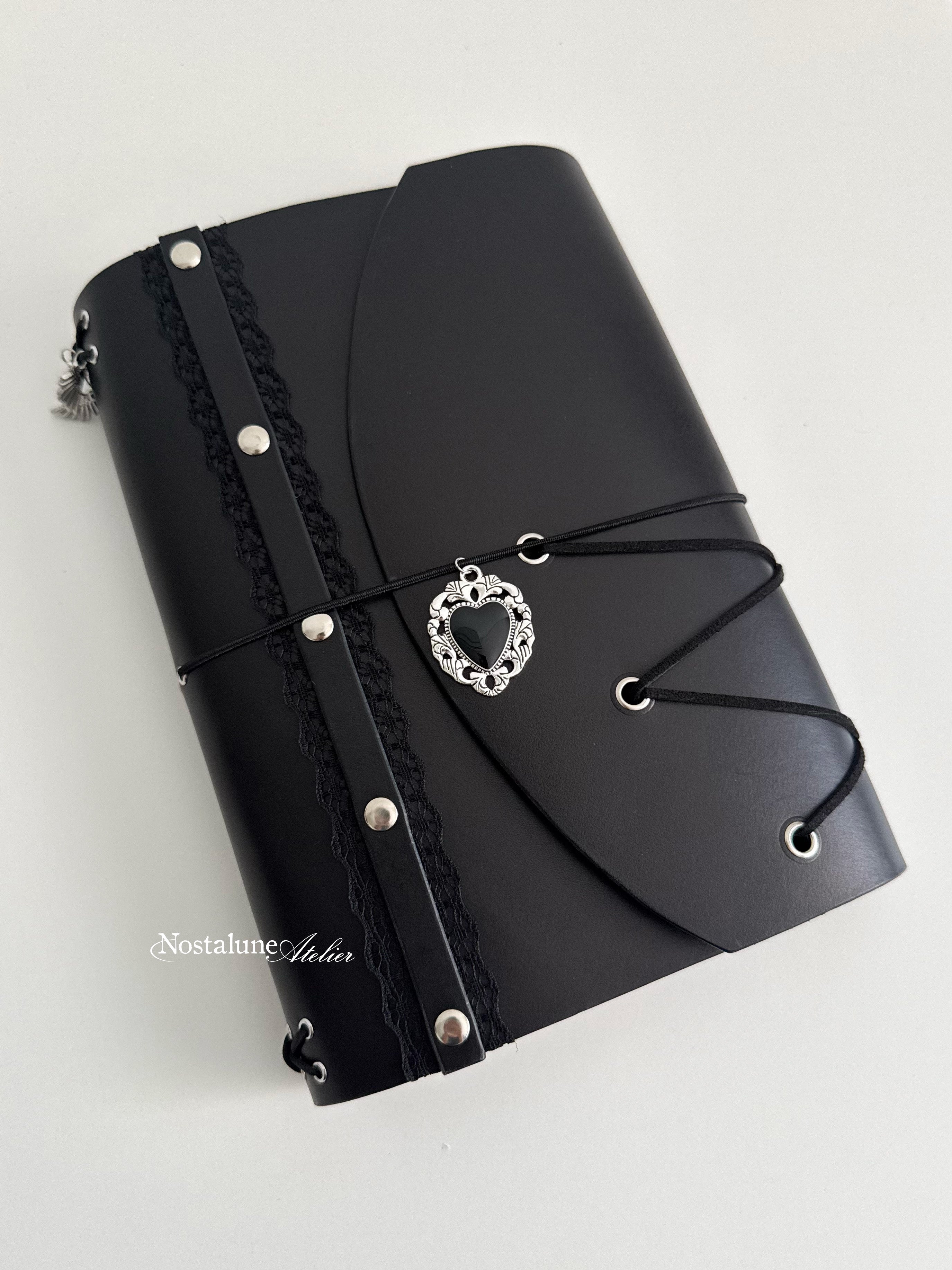 A5 SIZE - Noir (with Pockets)